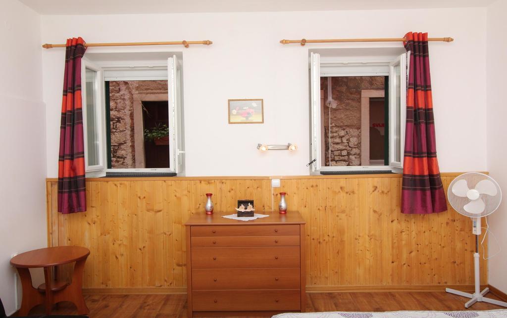 Pupa Apartment *