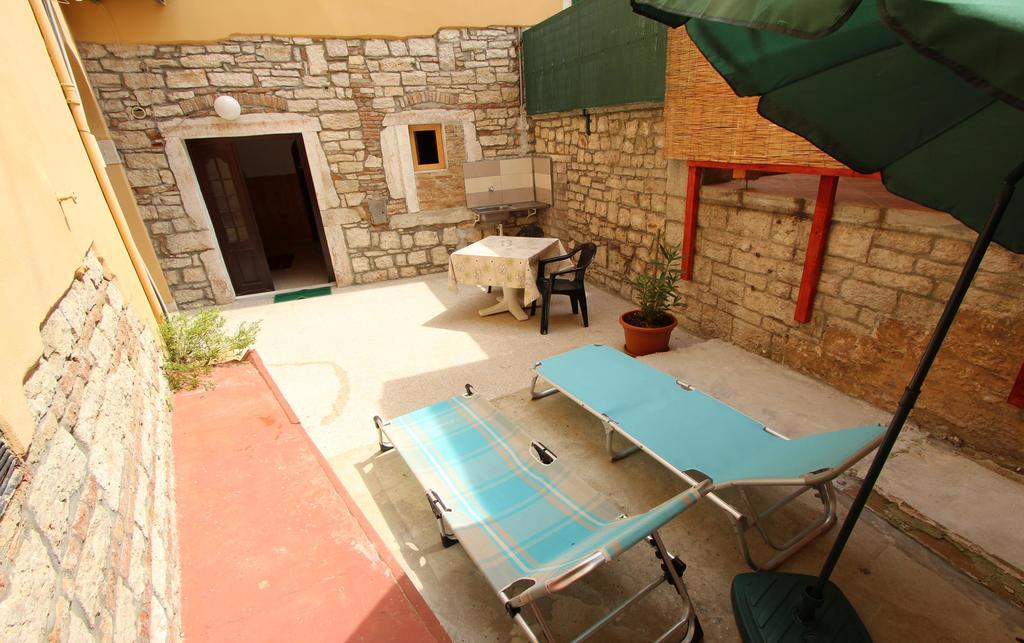 Pupa Apartament *
